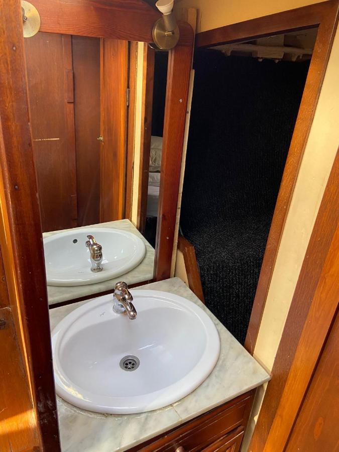 Hotel Fantastic Sailing Boat To Sleep In Barcelona Zewnętrze zdjęcie